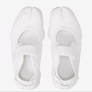 Nike Air Rift BRAND NEW IN BOX SIZE 9 ✨